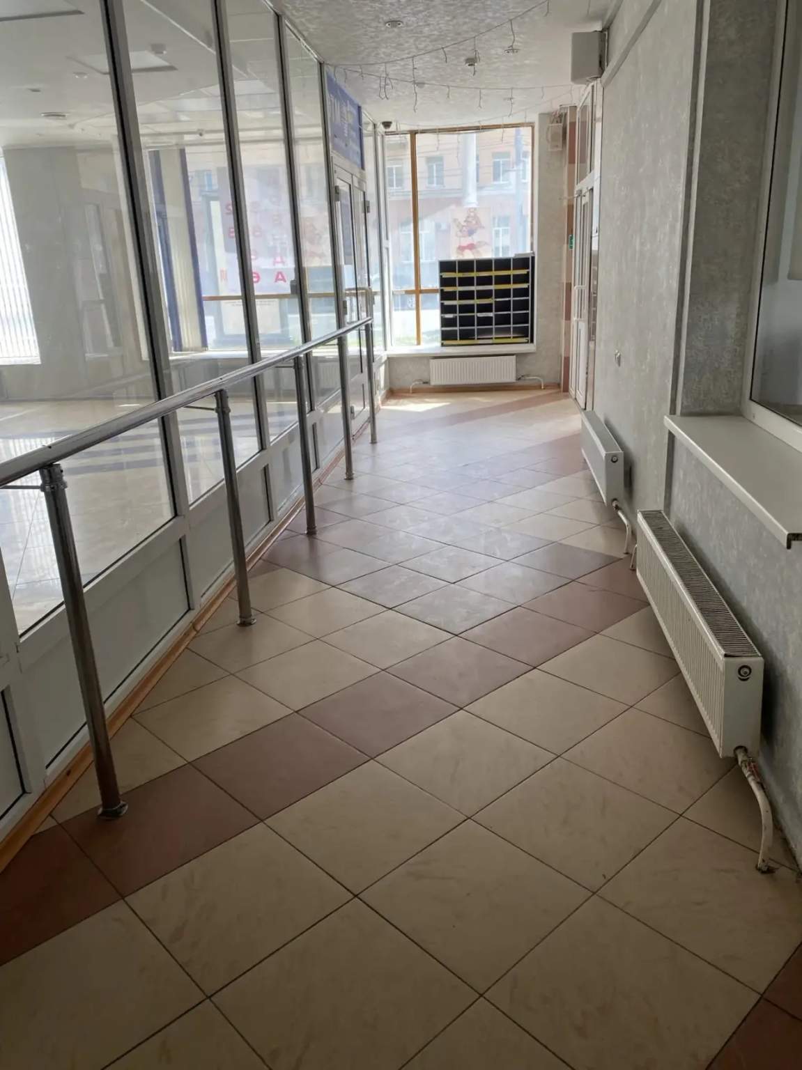 Сдам в аренду магазин 220 м.кв.