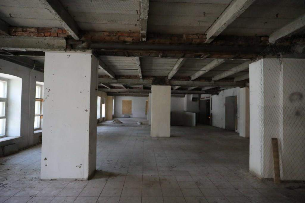 Сдам в аренду торговое помещение 1058.5 м.кв.