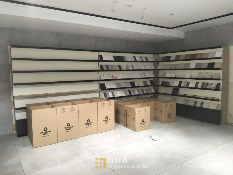 Сдам в аренду магазин 616.5 м.кв.