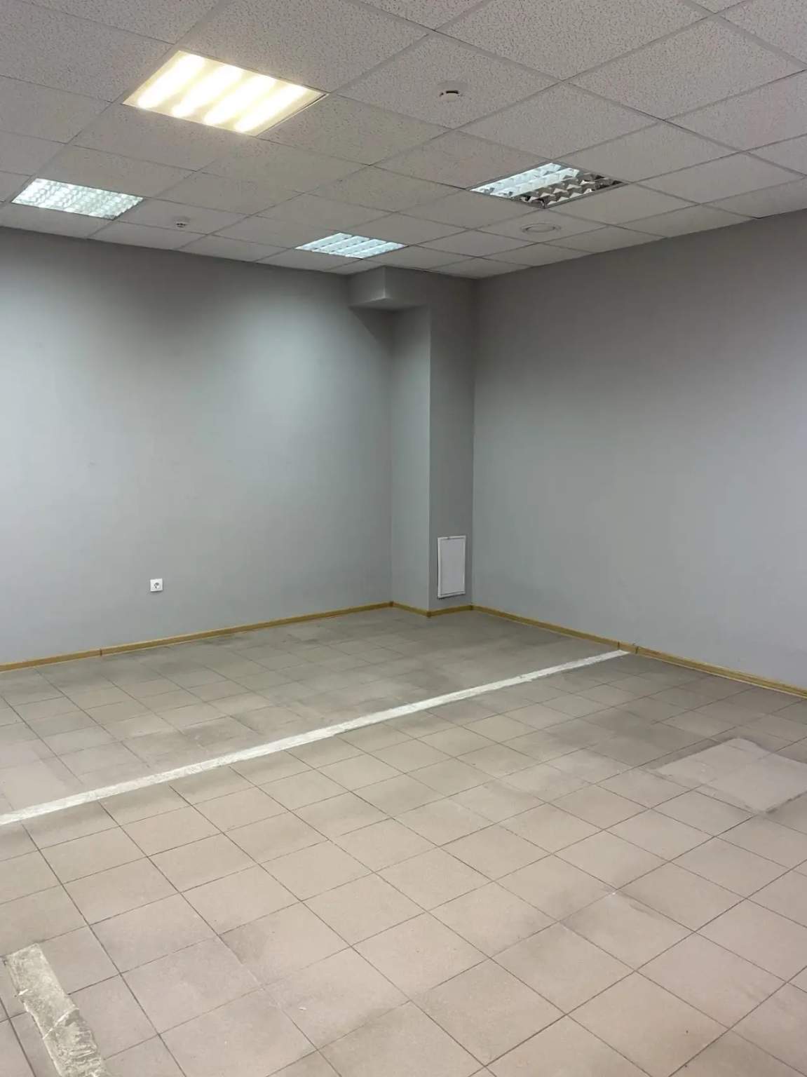 Сдам в аренду магазин 220 м.кв.