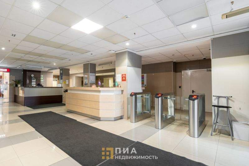 Сдам в аренду магазин 616.5 м.кв.