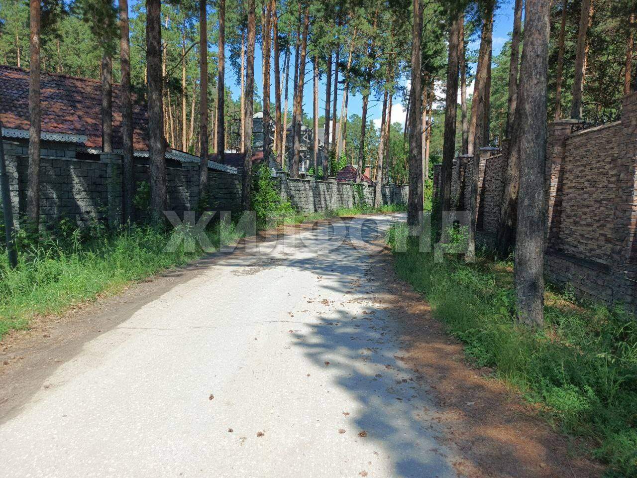 Продам земельный участок 1200 м.кв.