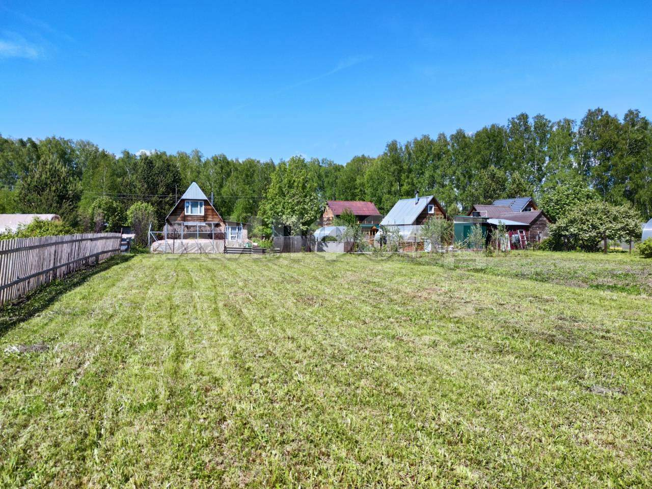 Продам земельный участок 800 м.кв.