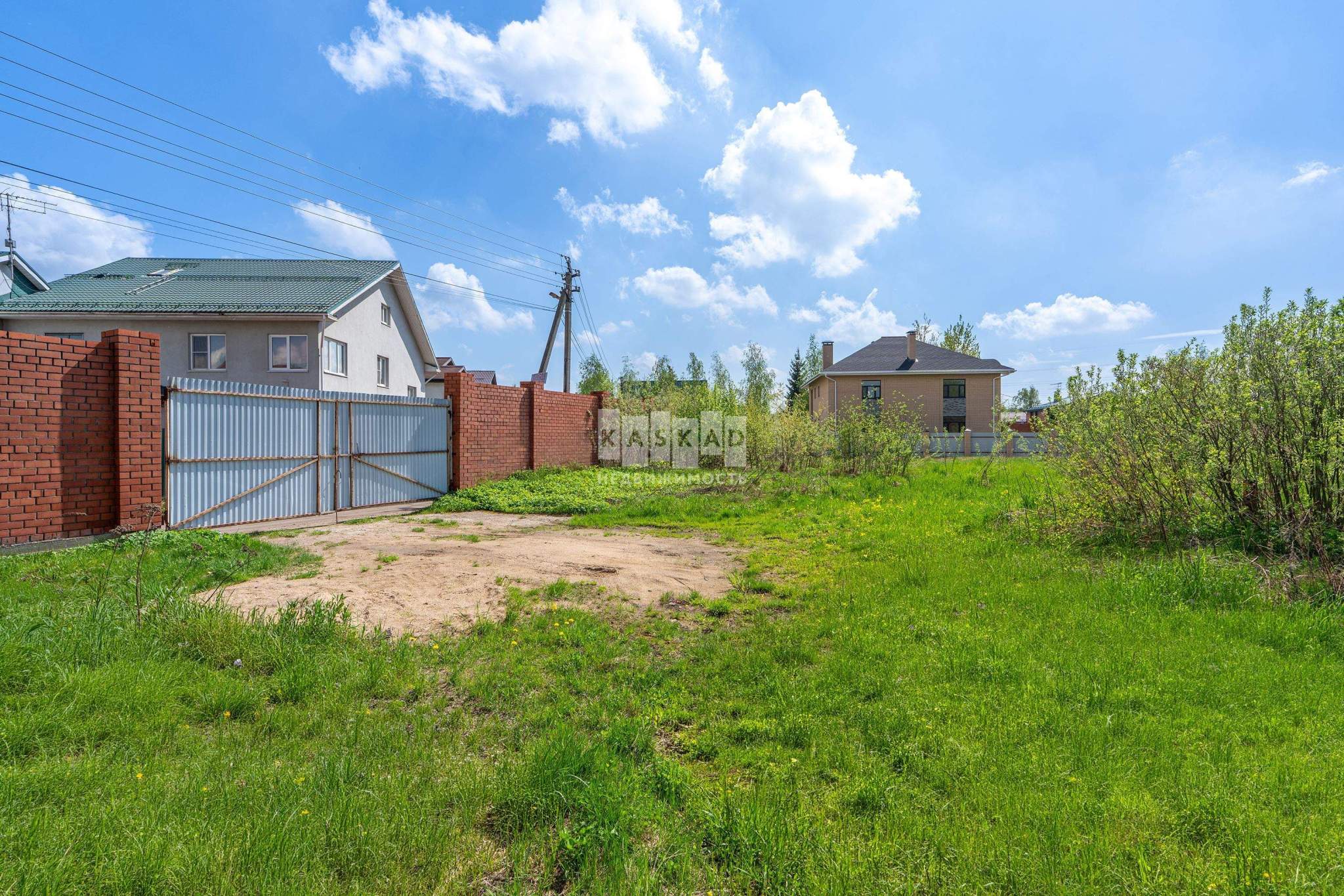 Продам земельный участок 750 м.кв.