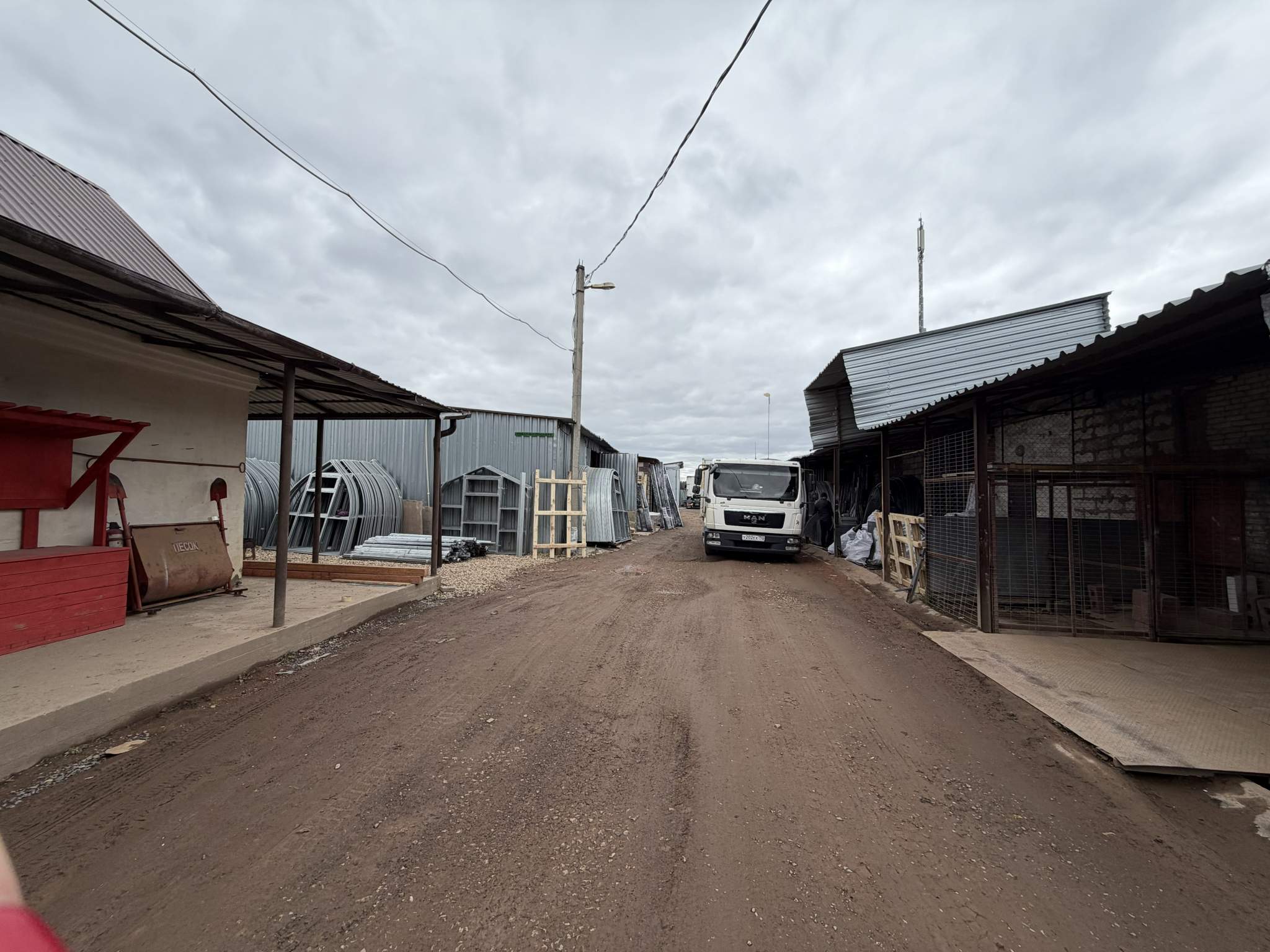 Сдам в аренду производственное помещение 300 м.кв.