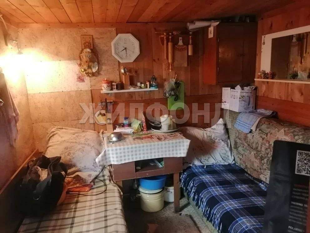 Продам земельный участок 1200 м.кв.