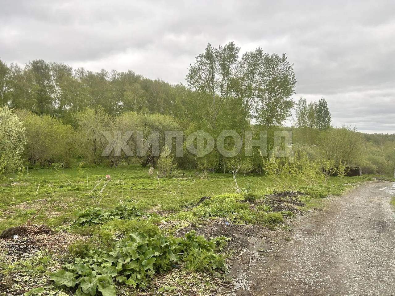 Продам земельный участок 714 м.кв.