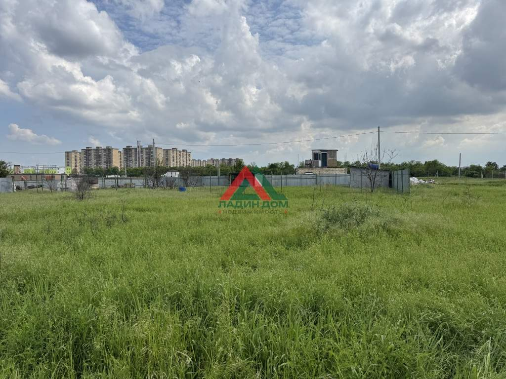 Продам земельный участок 600 м.кв.