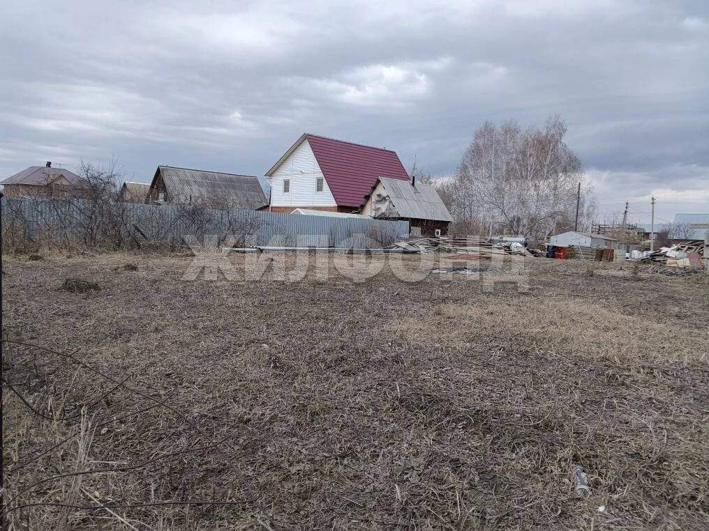 Продам земельный участок 600 м.кв.