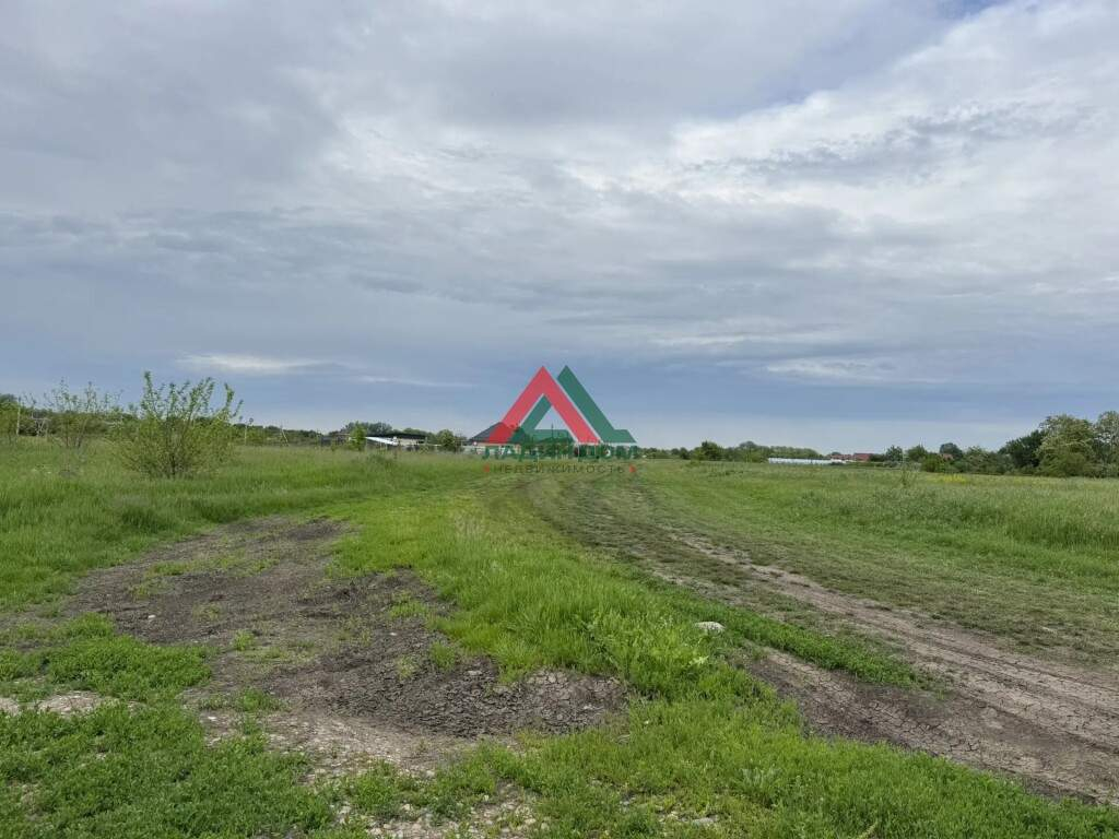 Продам земельный участок 800 м.кв.