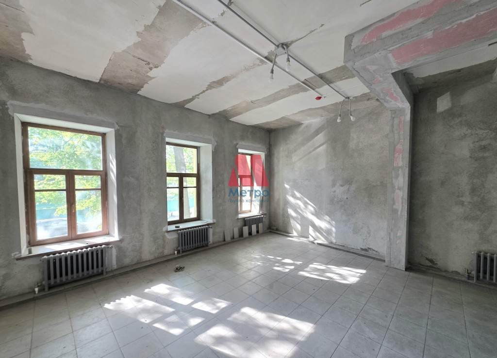 Сдам в аренду торговое помещение 575 м.кв.