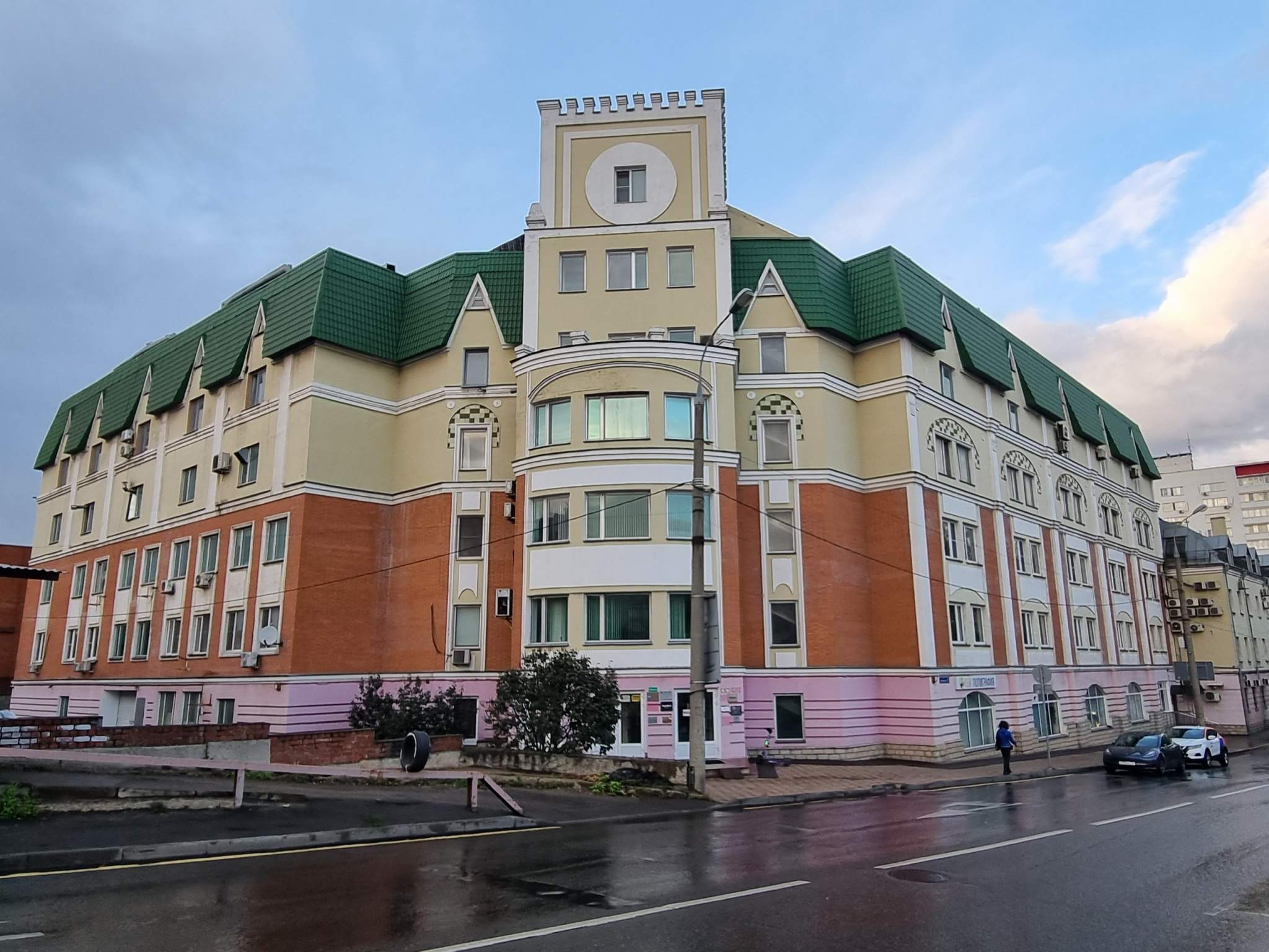 Сдам в аренду офис 310 м.кв.