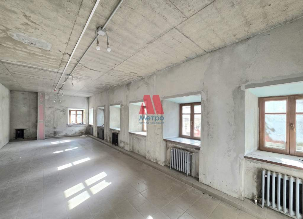 Сдам в аренду торговое помещение 575 м.кв.