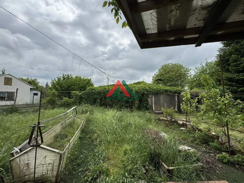 Продам земельный участок 830 м.кв.