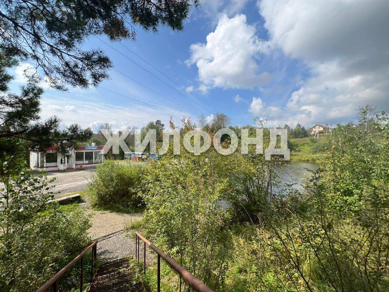 Продам земельный участок 1500 м.кв.