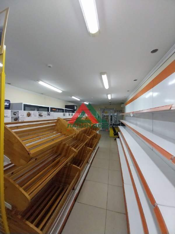 Сдам в аренду магазин 211.5 м.кв.