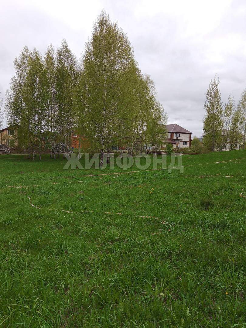 Продам земельный участок 800 м.кв.