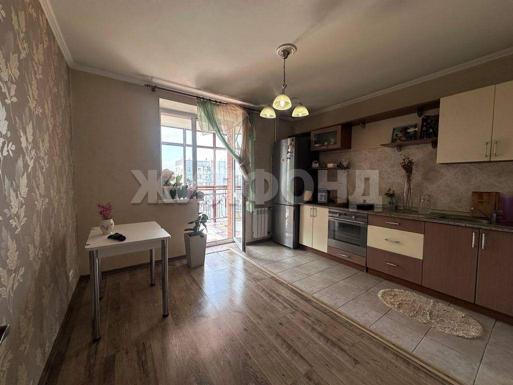 Квартира на продажу в Красноярске, Урванцева улица, 12 фото №0