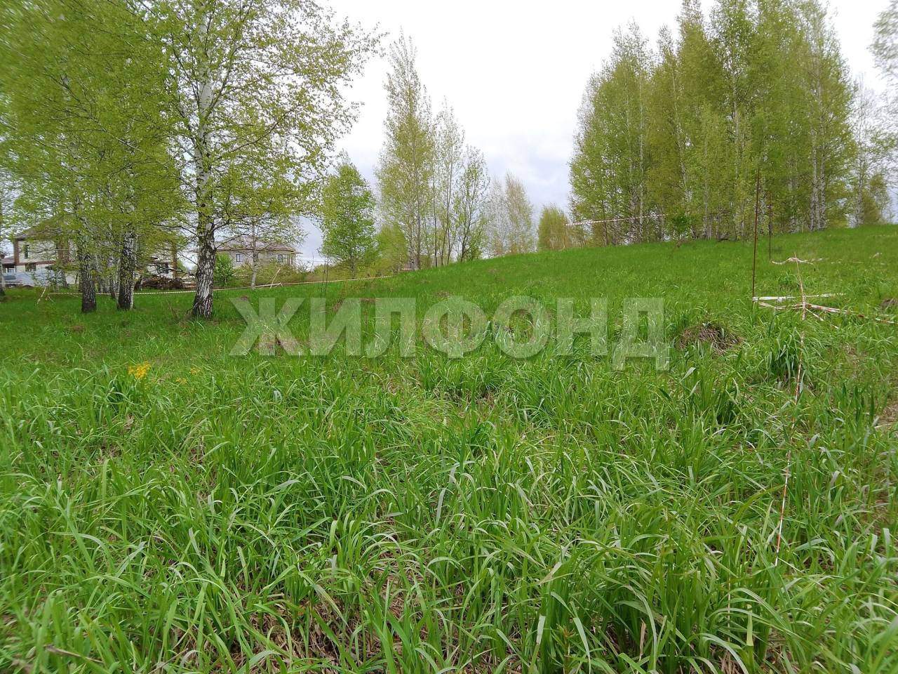 Продам земельный участок 800 м.кв.