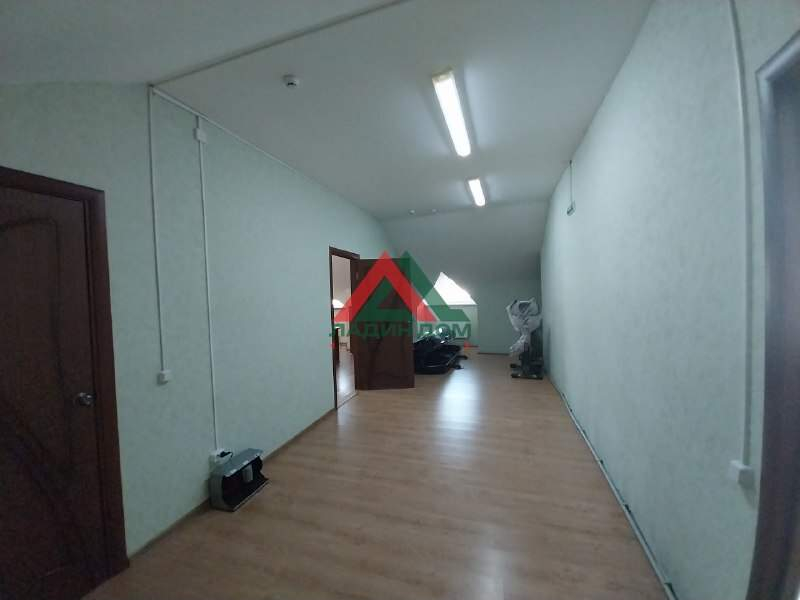Сдам в аренду магазин 211.5 м.кв.