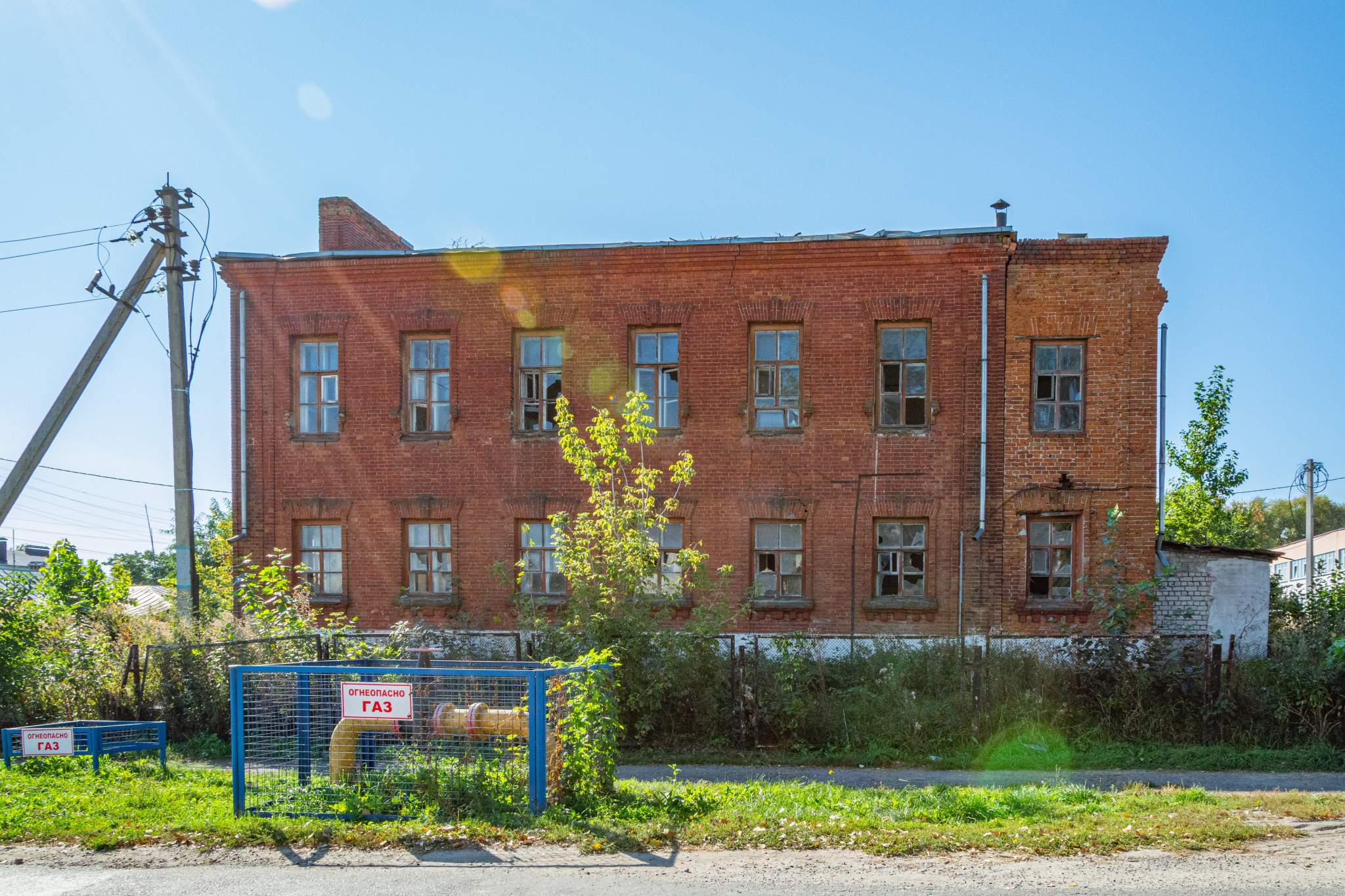 Продам торговое помещение 392.6 м.кв.