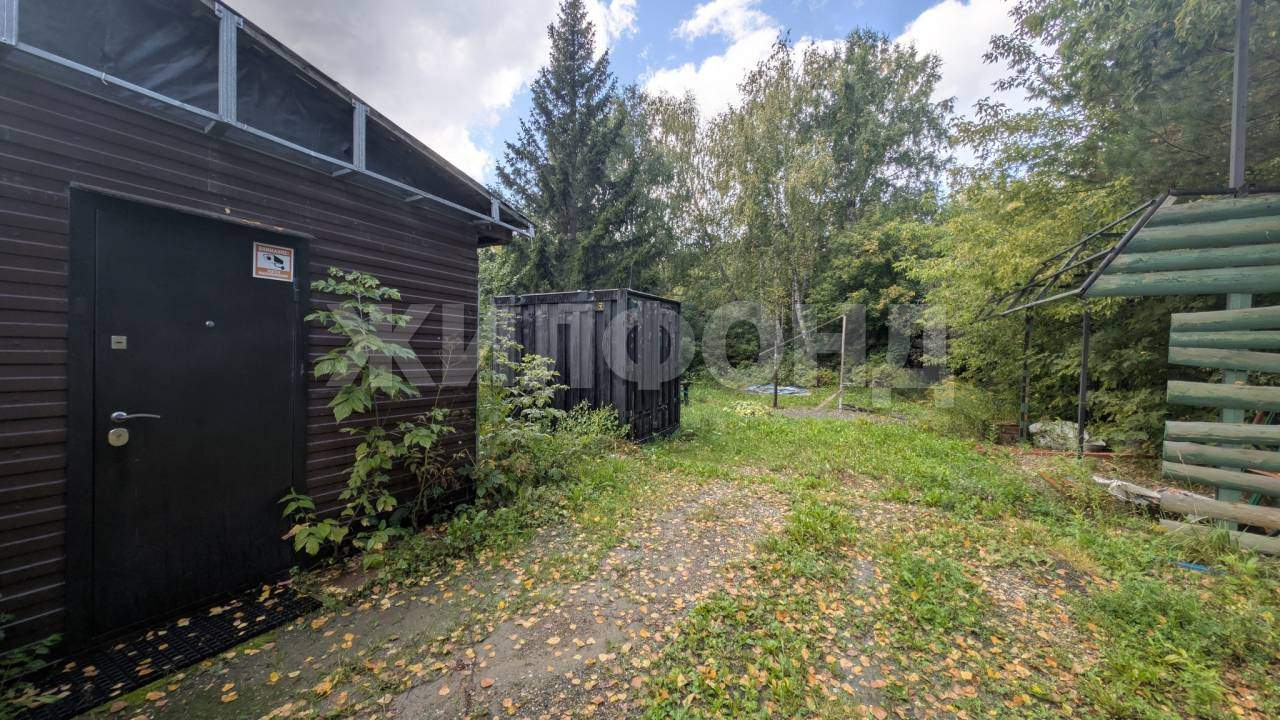 Продам земельный участок 738 м.кв.