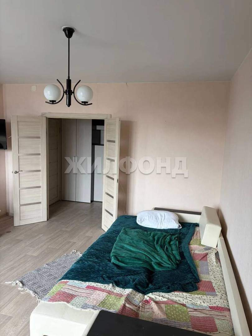 Квартира на продажу в Красноярске, Петра Ломако улица, 14 фото №1