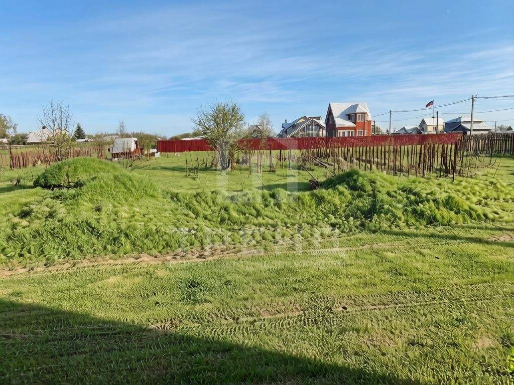 Продам земельный участок 1600 м.кв.