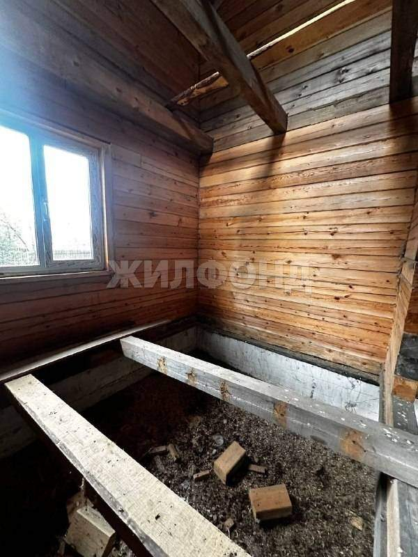 Продам земельный участок 1700 м.кв.