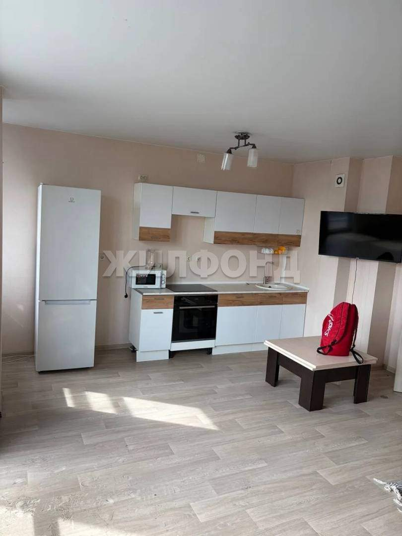 Квартира на продажу в Красноярске, Петра Ломако улица, 14 фото №0