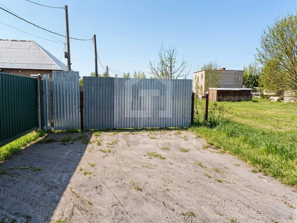 Продам земельный участок 1600 м.кв.
