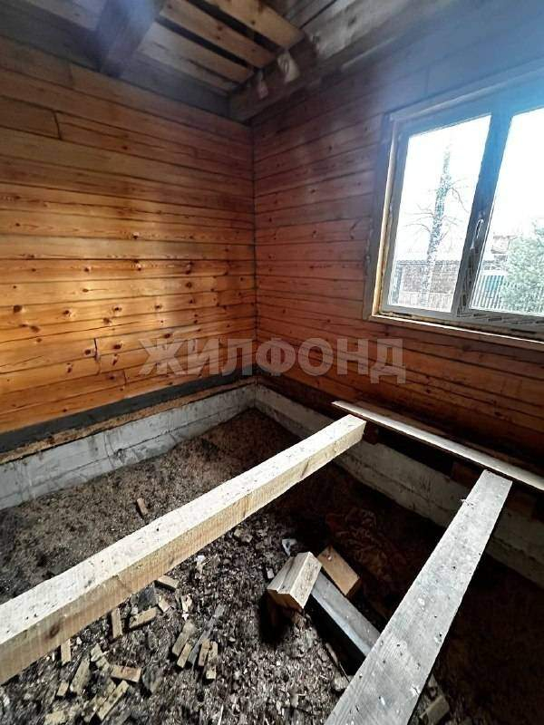 Продам земельный участок 1700 м.кв.