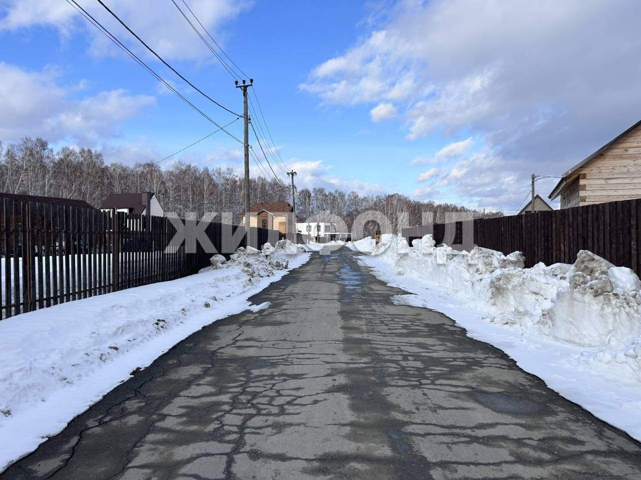 Продам земельный участок 1550 м.кв.