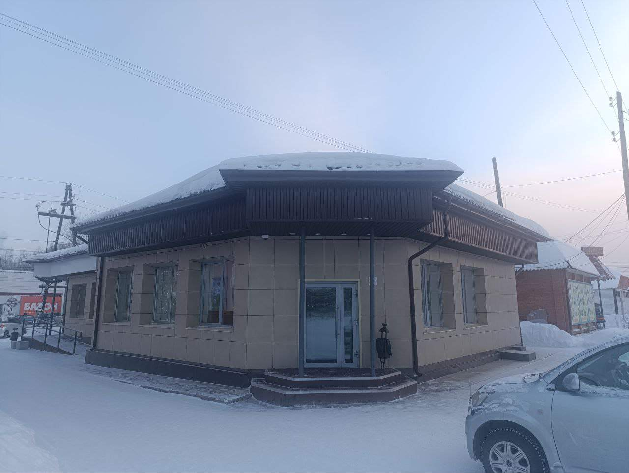 Сдам в аренду торговое помещение 195.8 м.кв.