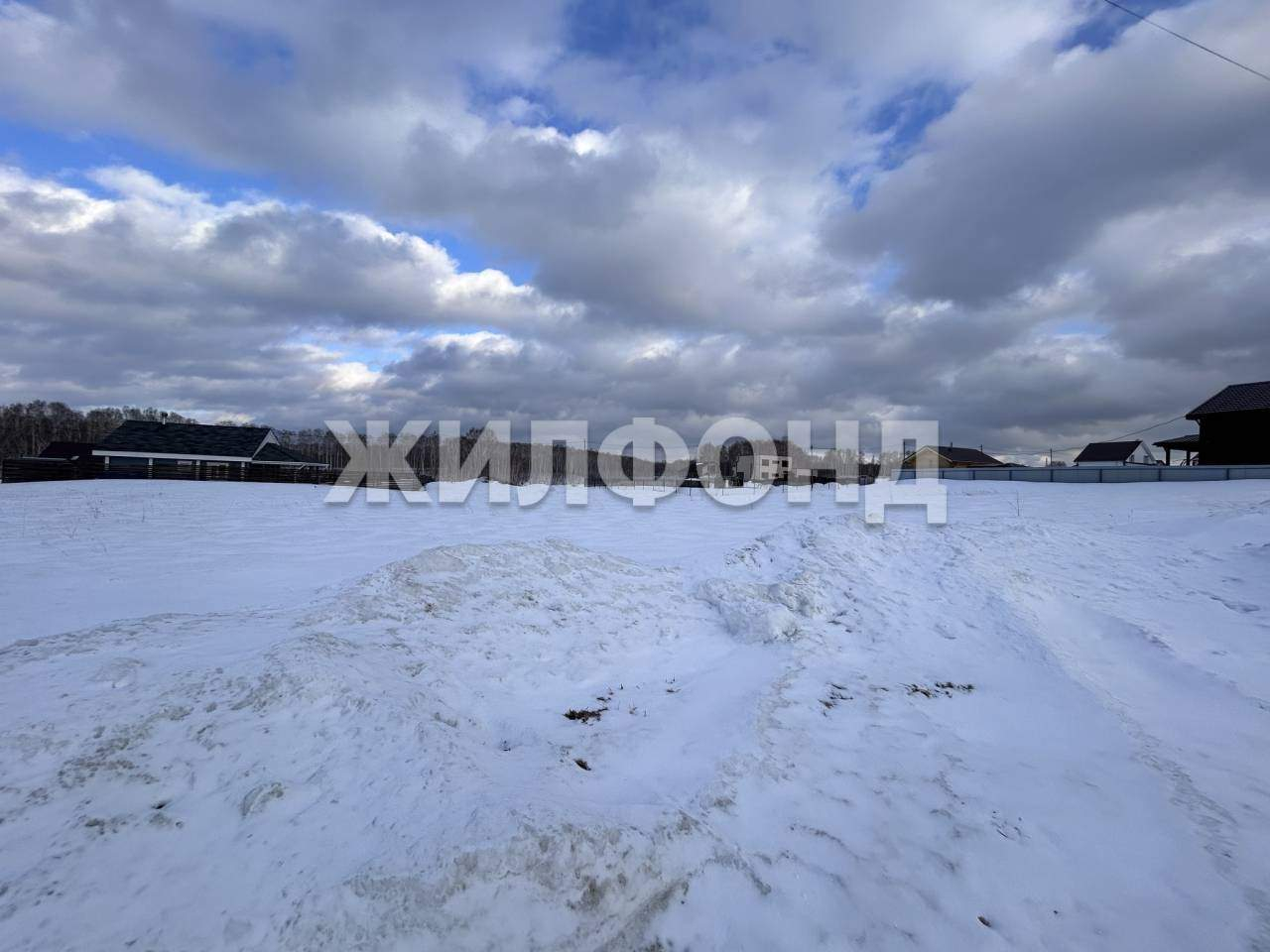 Продам земельный участок 1550 м.кв.