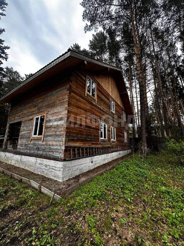 Продам земельный участок 1700 м.кв.