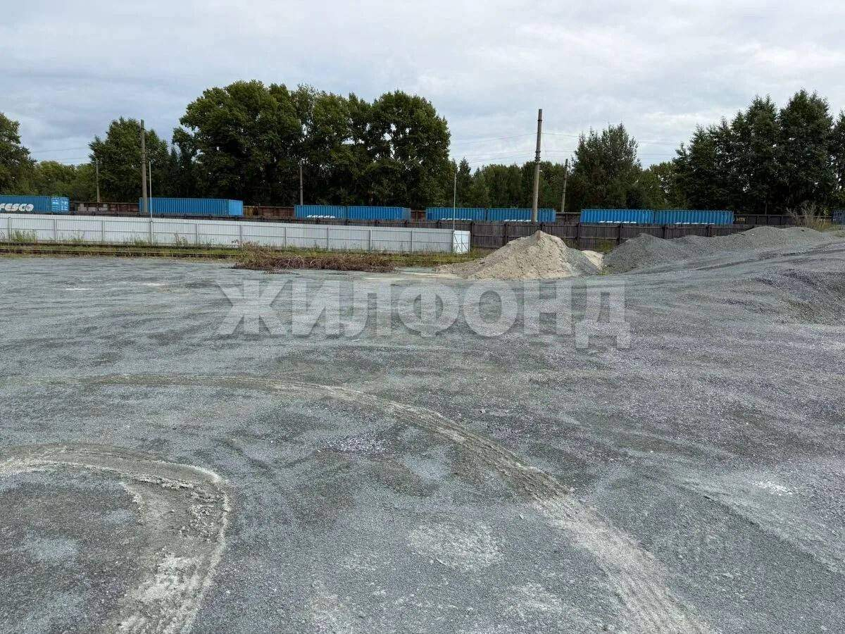 Продам земельный участок 1700 м.кв.