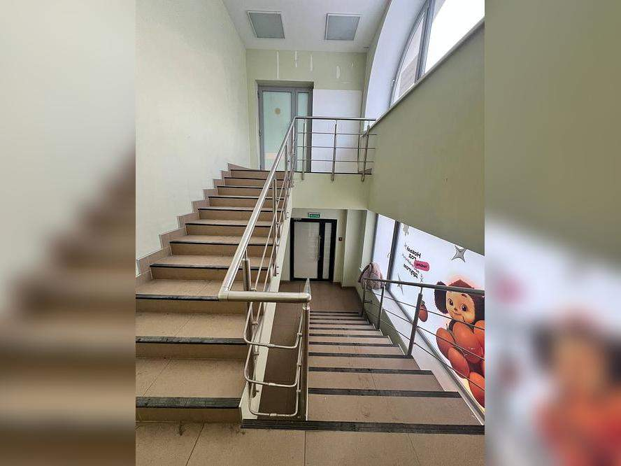 Сдам в аренду помещение свободного назначения 379 м.кв.