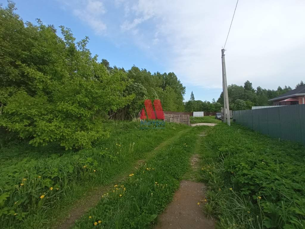 Продам земельный участок 1200 м.кв.