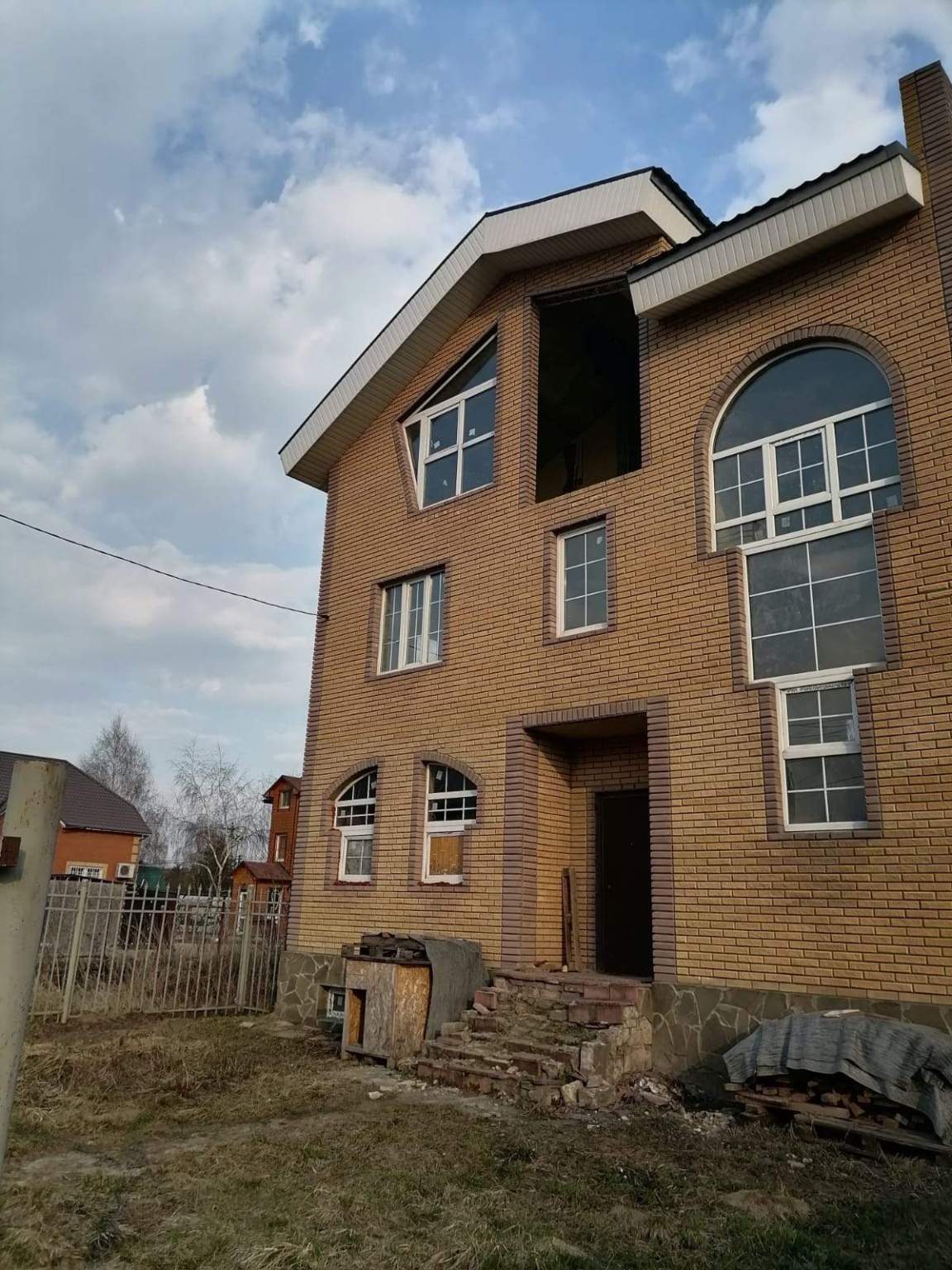 Дом на продажу в Зюзино, Вольная улица, 28 фото №0