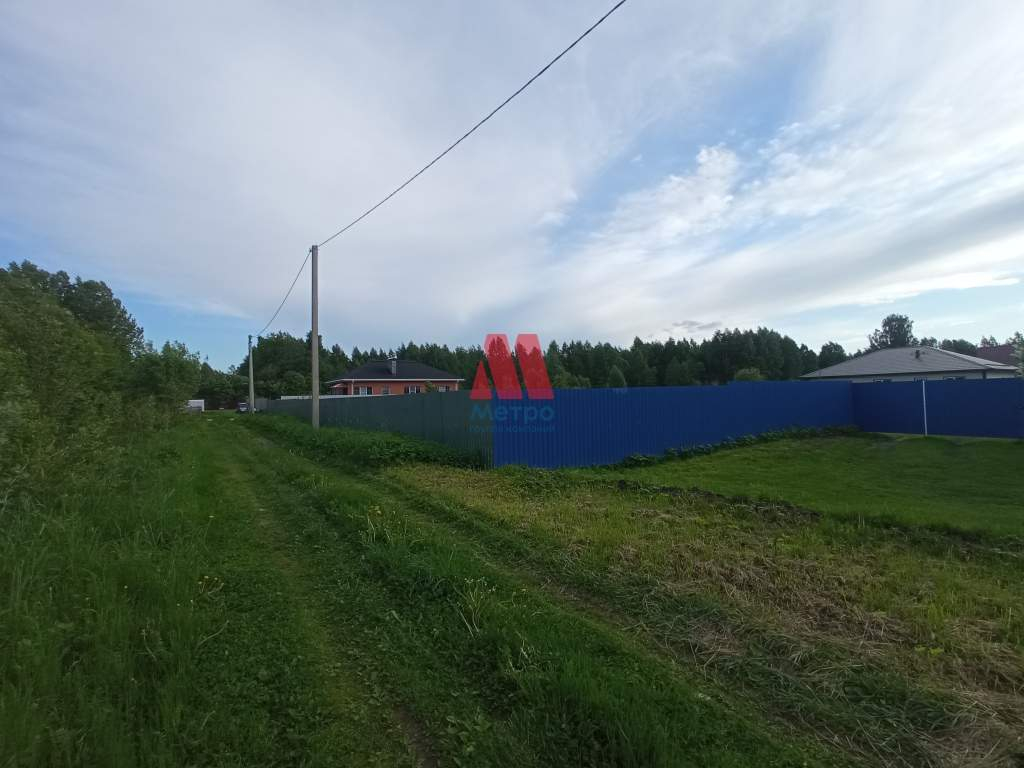 Продам земельный участок 1200 м.кв.