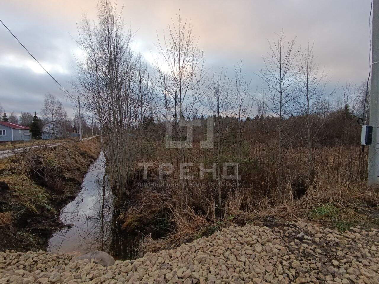 Продам земельный участок 1000 м.кв.