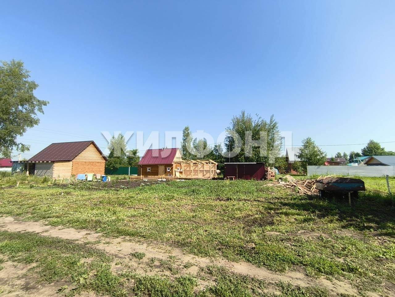 Продам земельный участок 1000 м.кв.