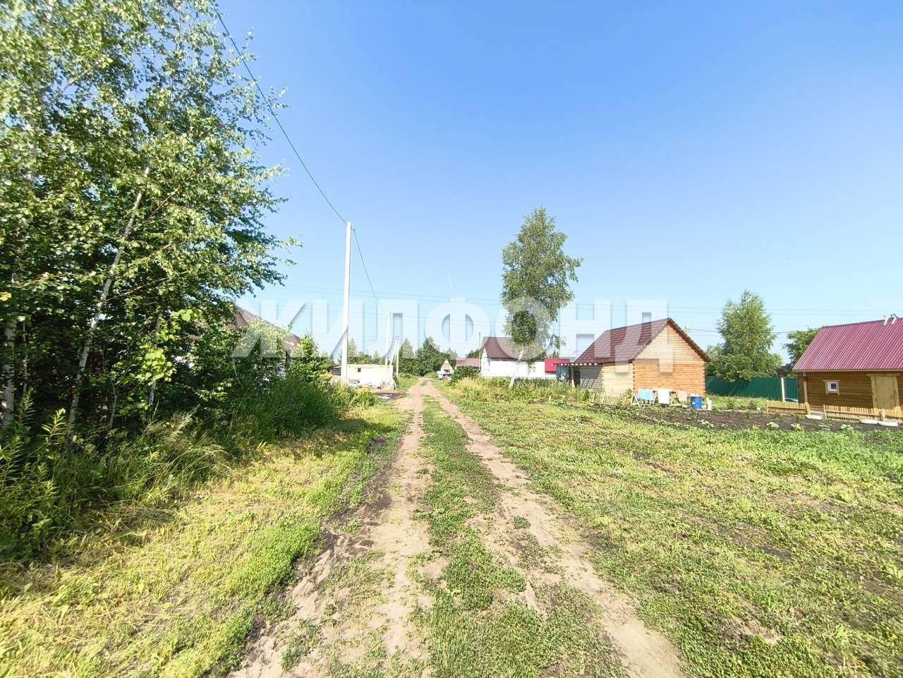 Продам земельный участок 1000 м.кв.