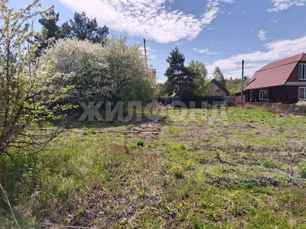 Продам земельный участок 995 м.кв.