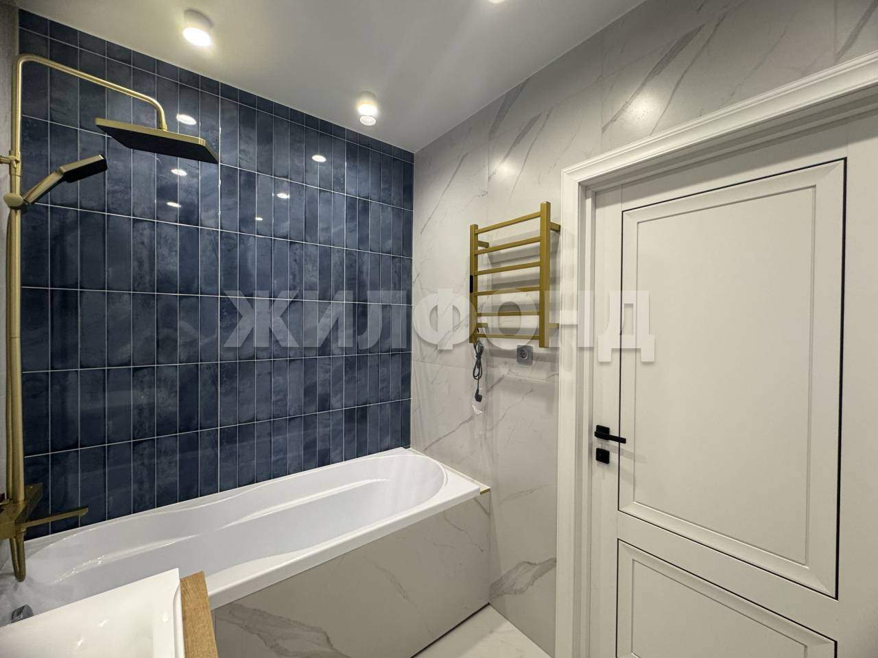 Квартира на продажу в Кемерово, Осенний бульвар, 1