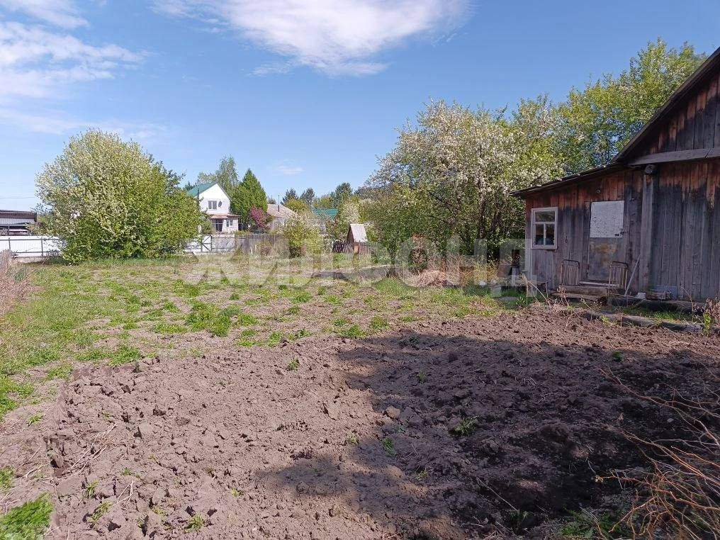 Продам земельный участок 995 м.кв.