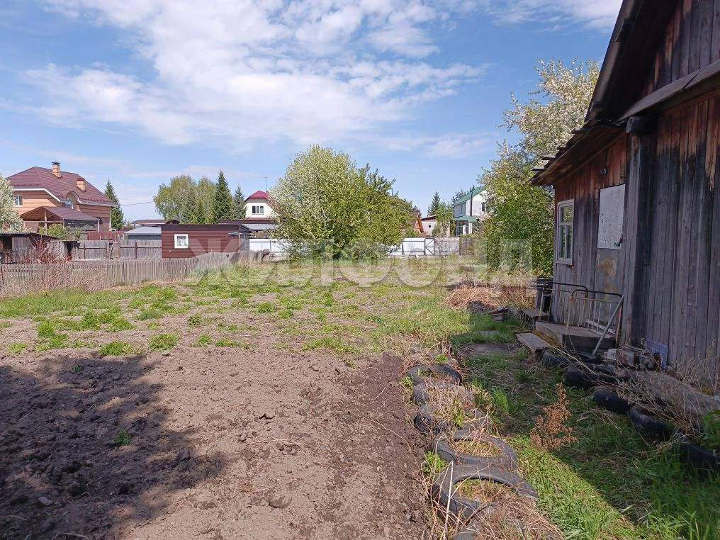 Продам земельный участок 995 м.кв.