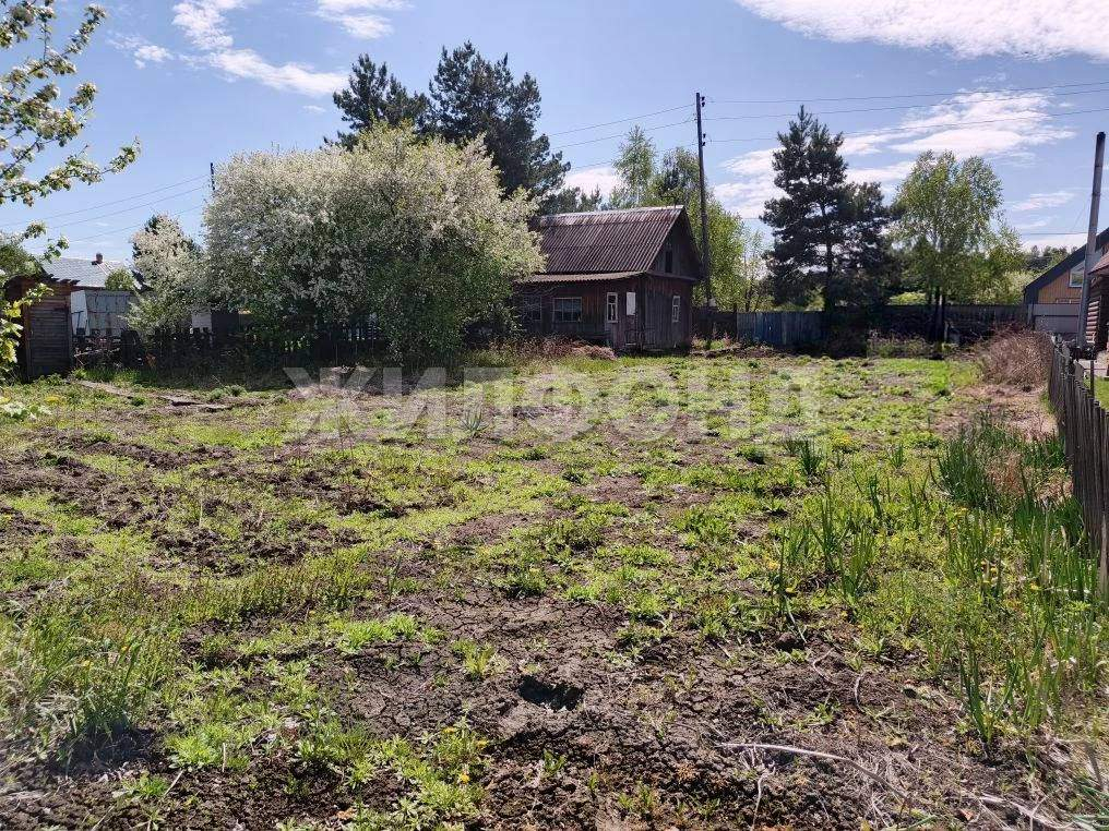 Продам земельный участок 995 м.кв.