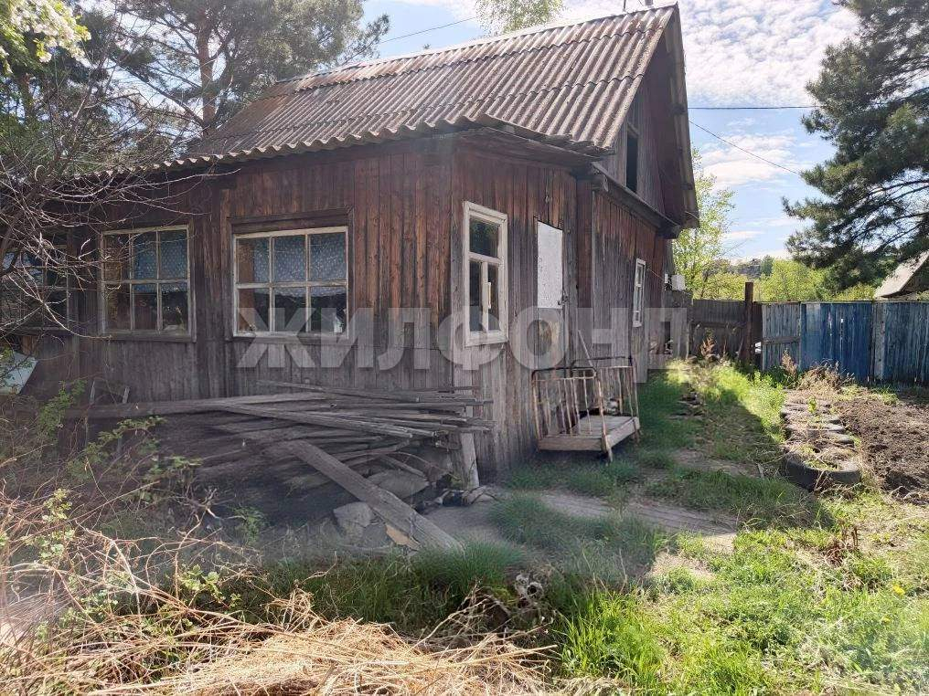 Продам земельный участок 995 м.кв.